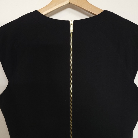 Calvin Klein Women's Shift Dress with Gold-ToneHardware, size SP. #13 - Picture 10 of 14